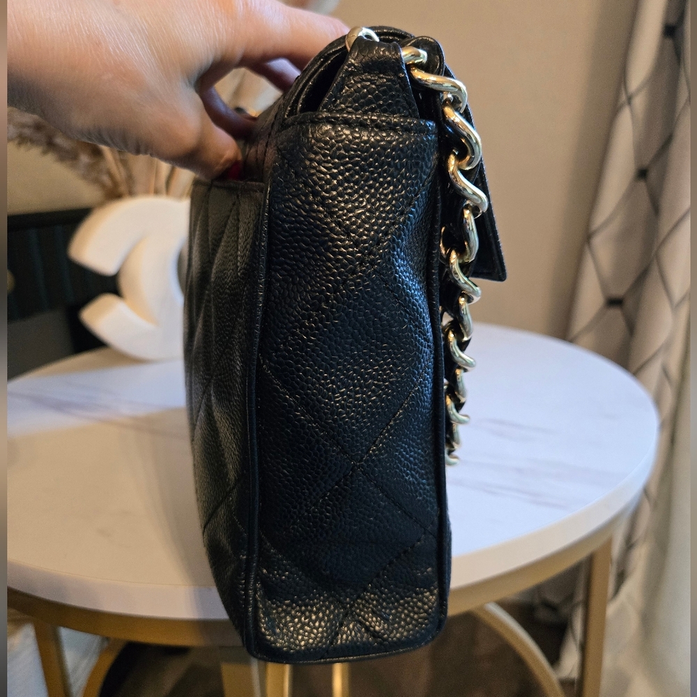 🔥 Chanel Black Quilted Caviar Shoulder Bag 🔥 - Picture 6 of 17